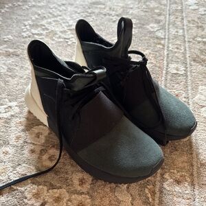 adidas Black and White Women's Sneakers size 5.5